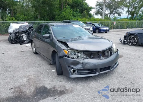 2014 Toyota Camry Se z USA, uszkodzony, nr VIN 4T1BF1FK4EU396550